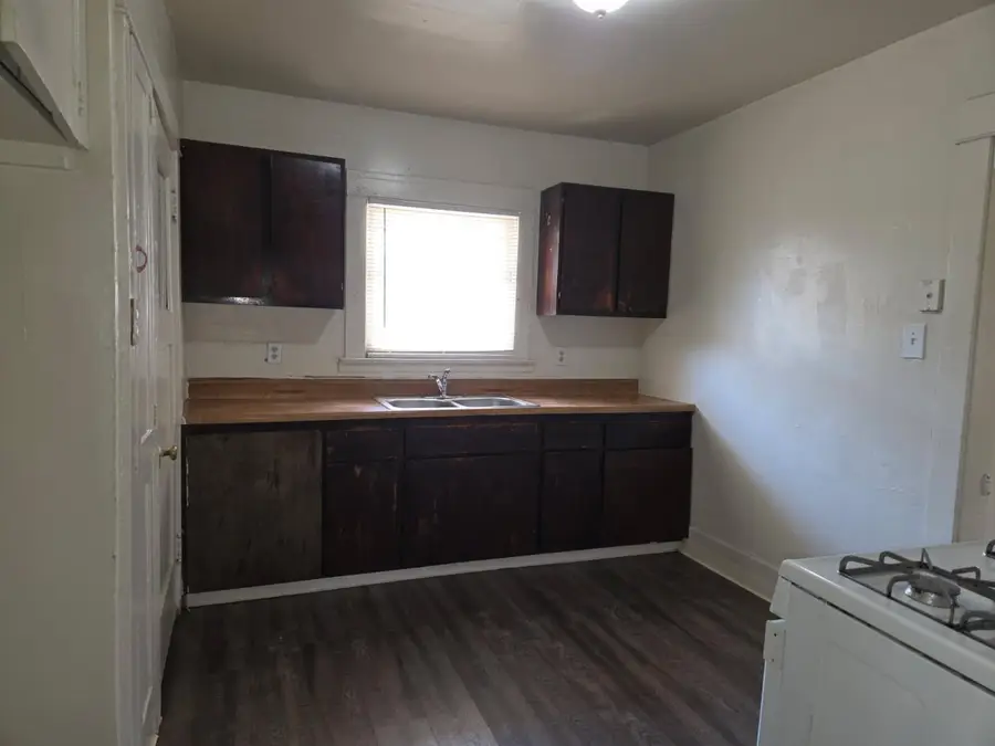 1332 N Wilson, Fresno, CA 93728 - #3