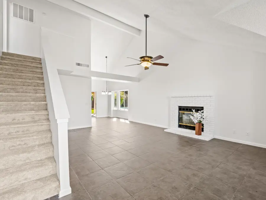 1631 E Deyoung Drive, Fresno, CA 93720 - #3