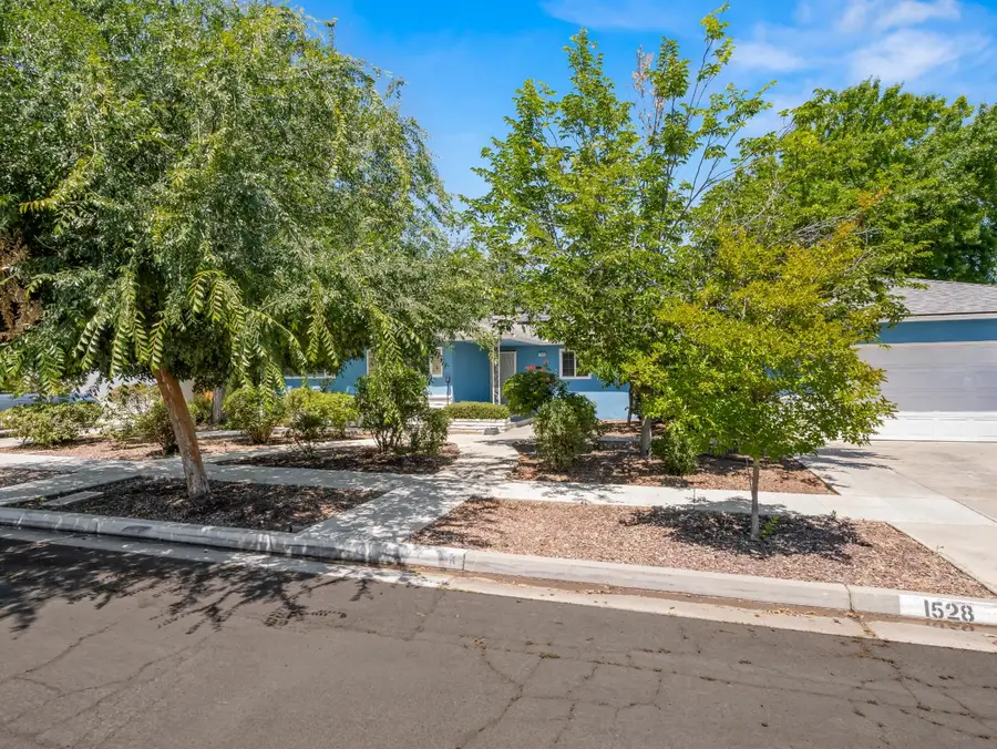1528 E Escalon Avenue, Fresno, CA 93710 - #3