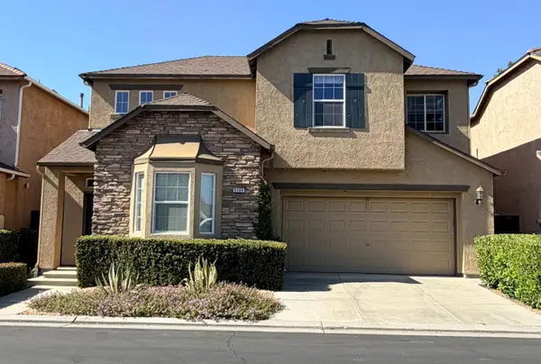 5284 W King Fisher Ln, Fresno, CA 93722