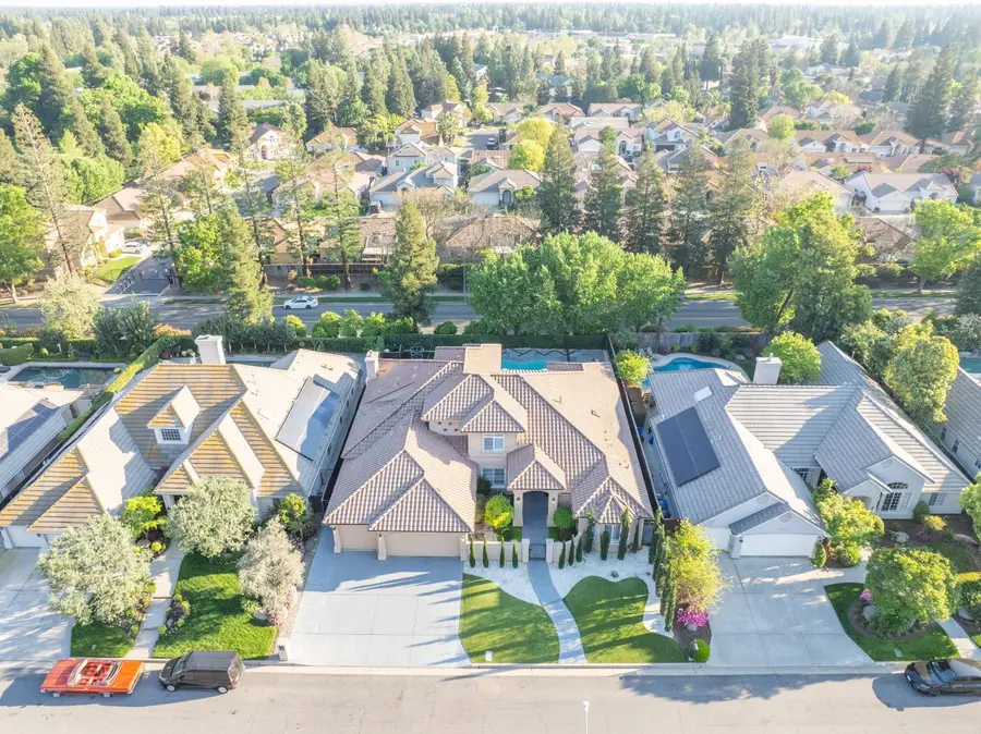 1103 E Newhall Drive, Fresno, CA 93720 - #2