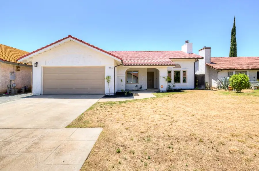 3221 N Hanover Avenue, Fresno, CA 93722 - #2