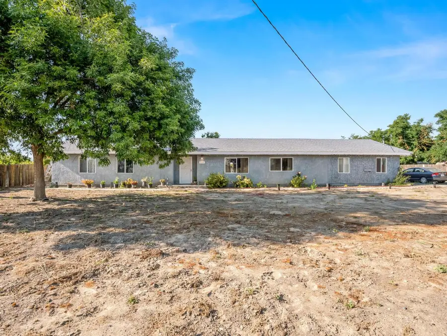6110 W Nebraska Avenue, Caruthers, CA 93609 - #3