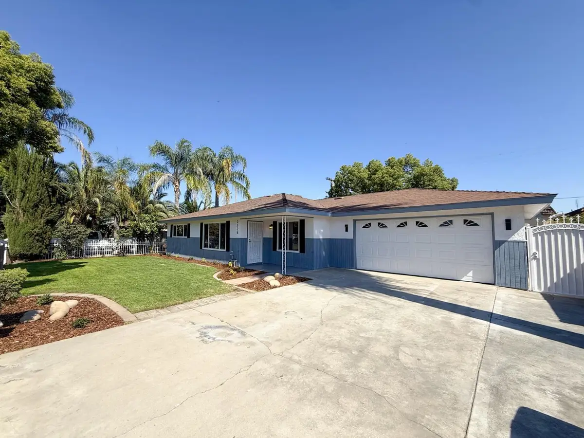 2325 E Hampton Way, Fresno, CA 93726 - #1