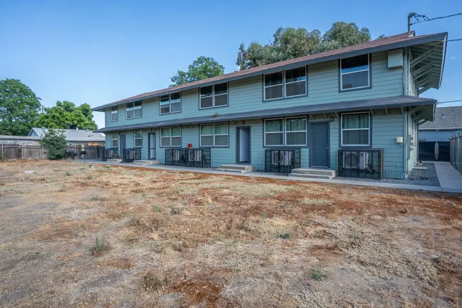 2567 S Rowell Avenue, Fresno, CA 93725 - #2