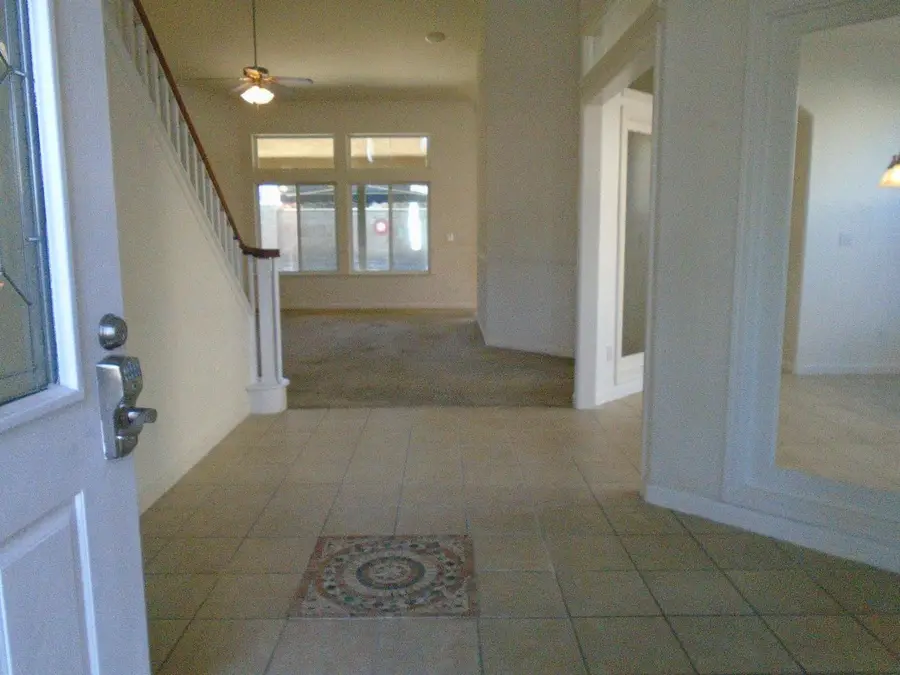 2288 N Arbor Avenue, Hanford, CA 93230 - #3