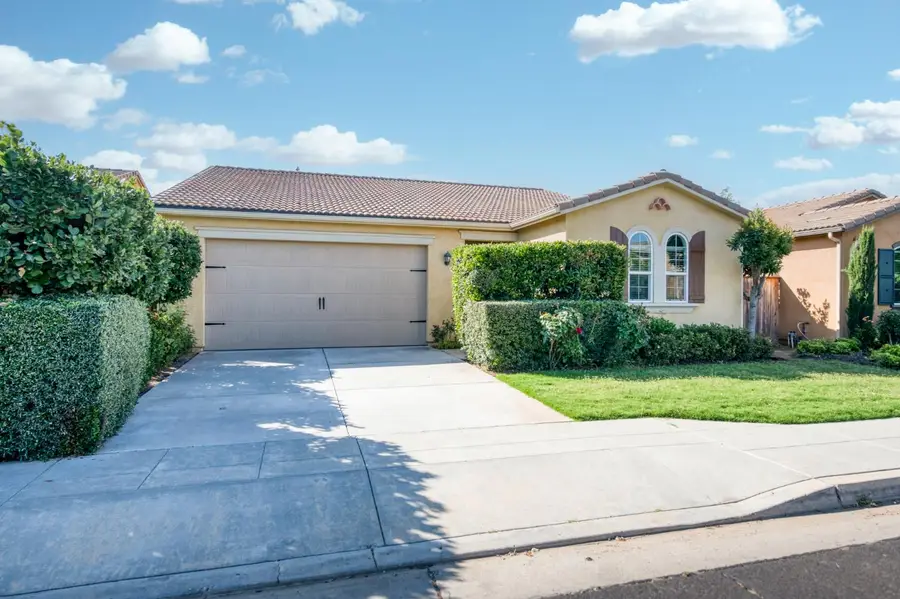 4134 Richmond Avenue, Clovis, CA 93619 - #2