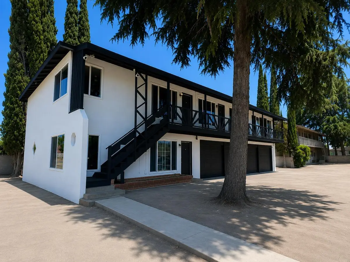 2026 E Hunter Avenue, Fresno, CA 93703 - #1
