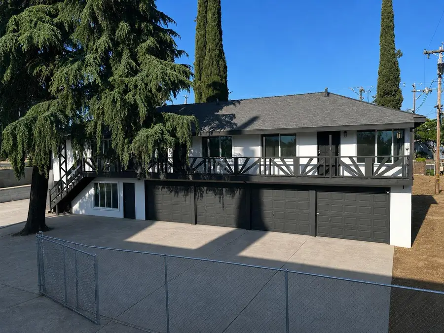 2026 E Hunter Avenue, Fresno, CA 93703 - #2