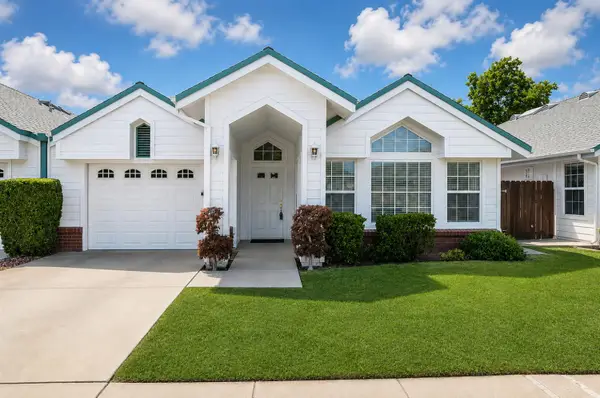 9225 N Dayspring Way, Fresno, CA 93270