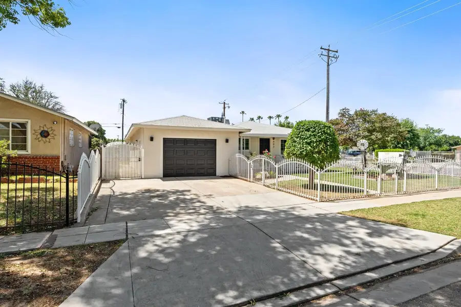 443 W Myers Avenue, Fresno, CA 93706 - #2