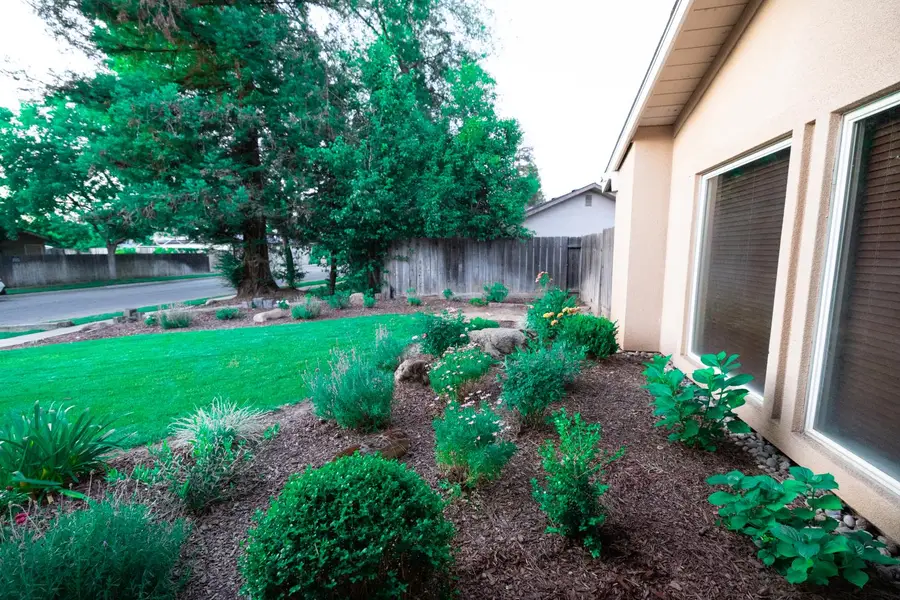 8296 N Del Mar Avenue, Fresno, CA 93711 - #3