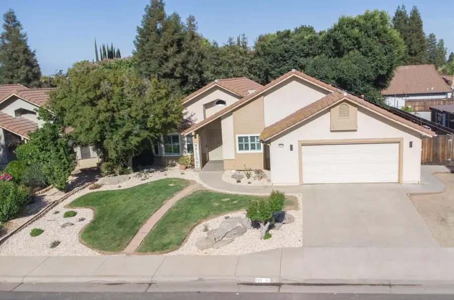 121 Magnolia Avenue, Clovis, CA 93611 - #2