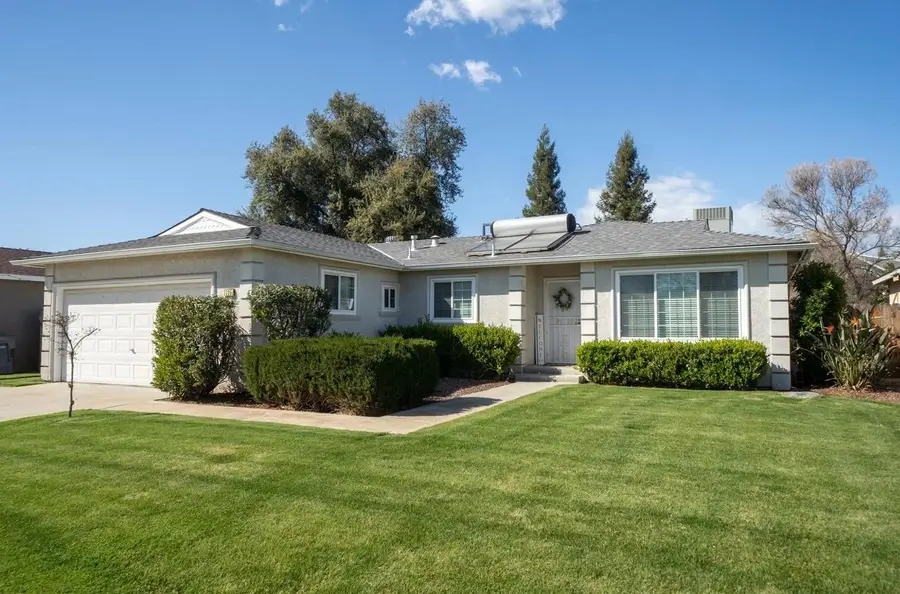 1725 Fairmont Avenue, Clovis, CA 93611 - #2