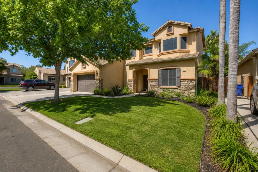8434 N Savory Way, Fresno, CA 93720 - #2
