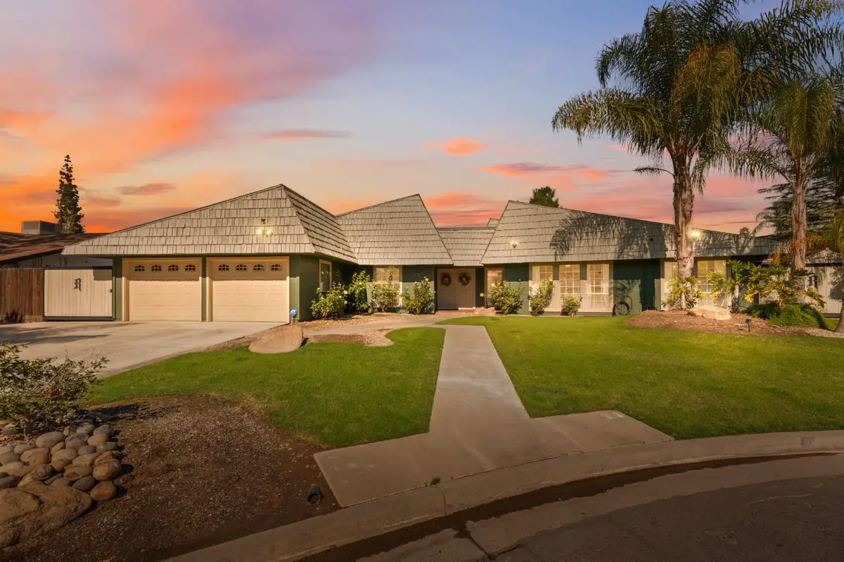 2778 W Robinwood Lane, Fresno, CA 93711 - #1