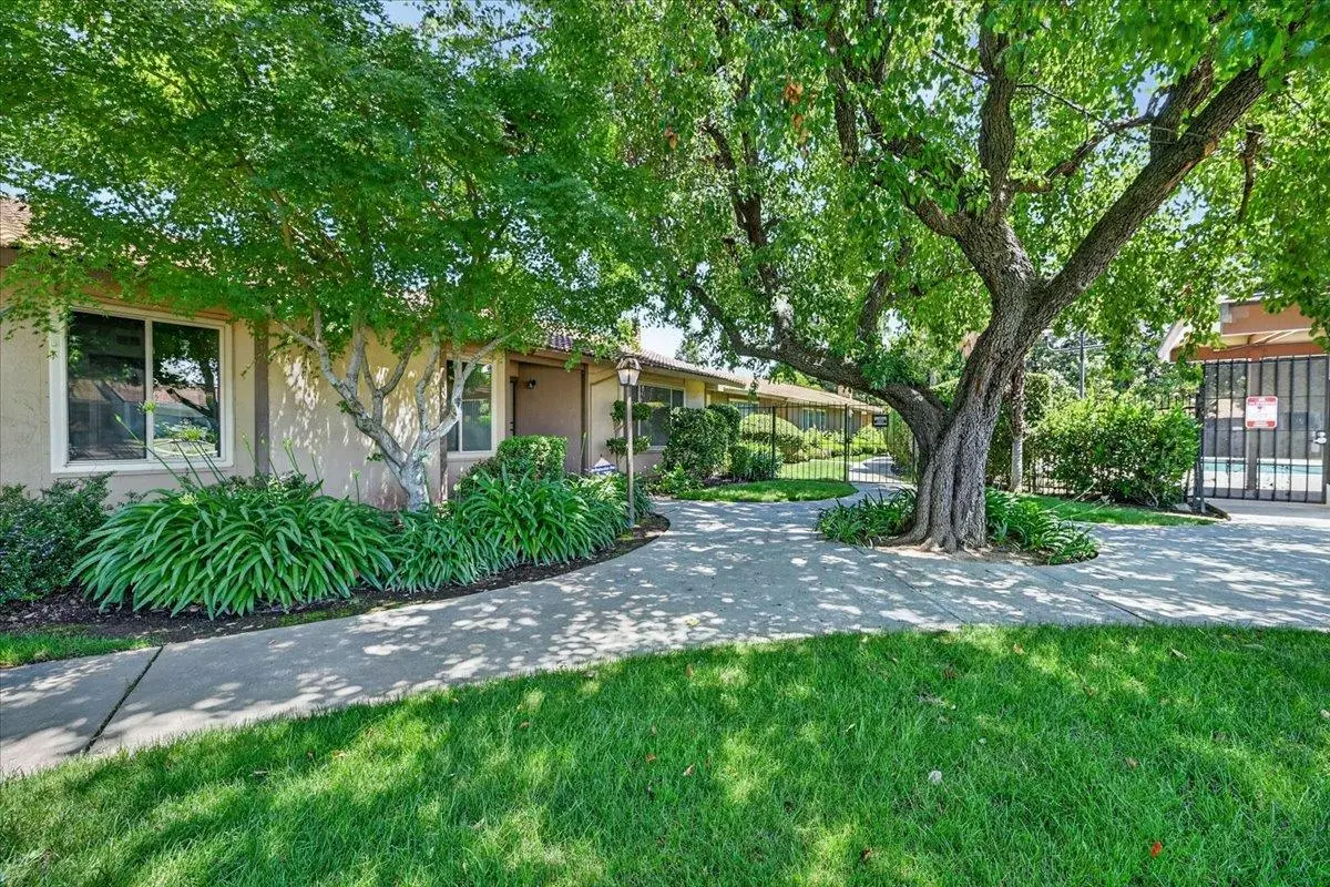 1866 W Santa Ana Avenue #101, Fresno, CA 93705 - #1