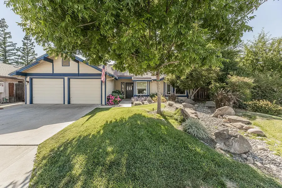 8531 N Rowell Avenue, Fresno, CA 93720 - #2