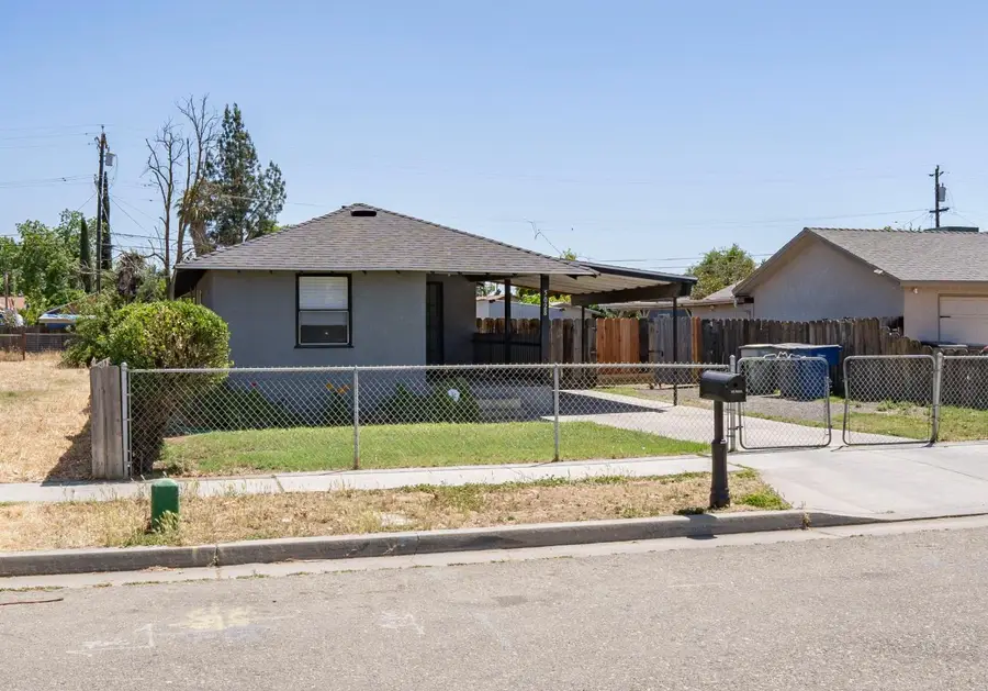 5028 E Balch Avenue, Fresno, CA 93727 - #2