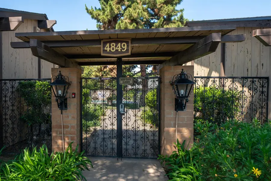 4849 N 7th Street #E, Fresno, CA 93726 - #3