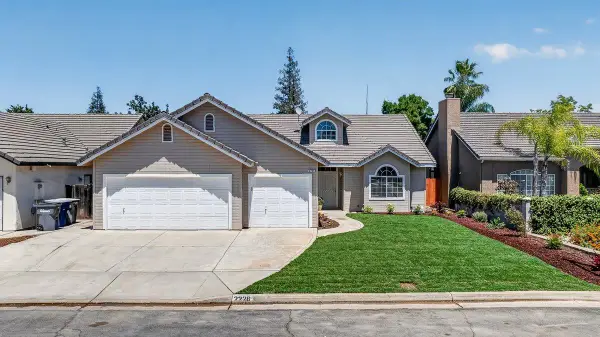 2228 E Yeargin Drive, Fresno, CA 93720