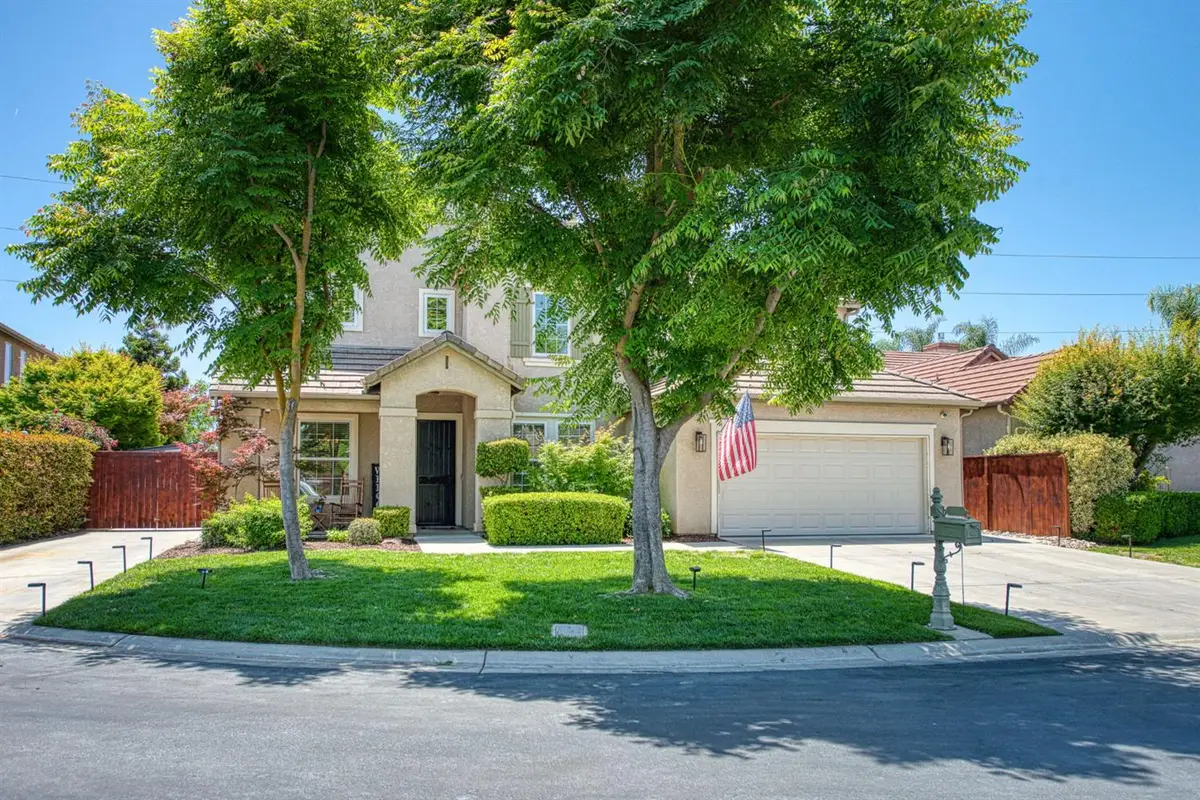 11079 E Mitchell Peak Way, Clovis, CA 93619 - #1