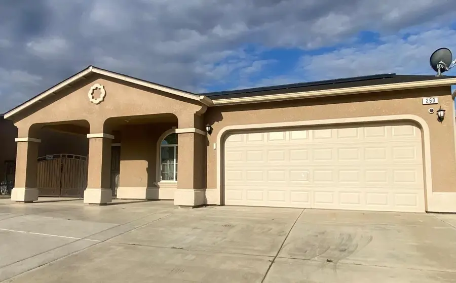 260 N 3rd Street, Orange Cove, CA 93646 - #2
