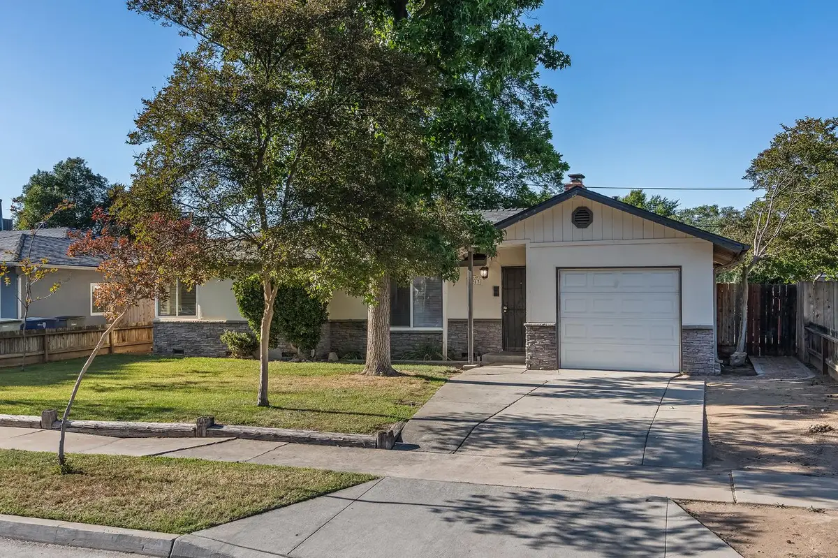 1213 E Saginaw Way, Fresno, CA 93704 - #1