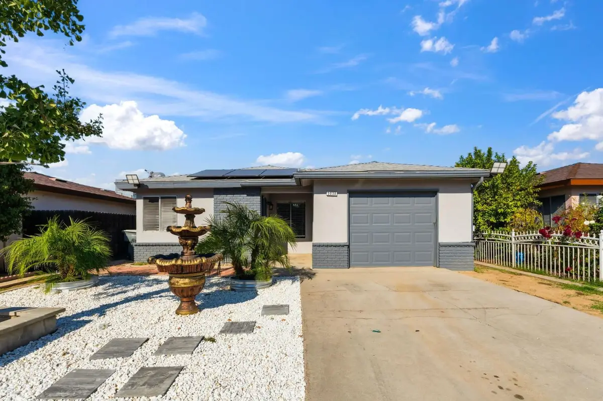 5038 W Donner Avenue, Fresno, CA 93722 - #1