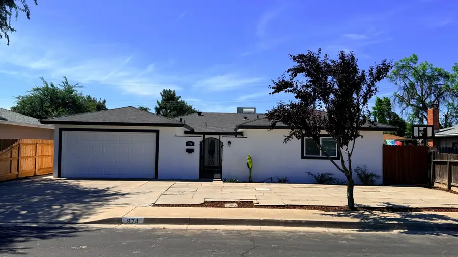 974 W Fairmont, Clovis, CA 93612 - #2