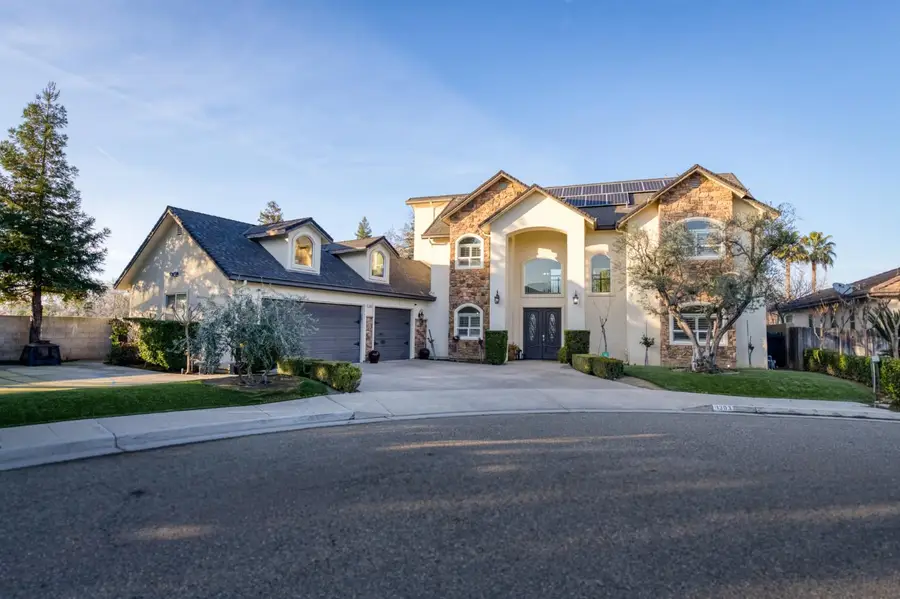1303 Jordan Avenue, Clovis, CA 93611 - #2