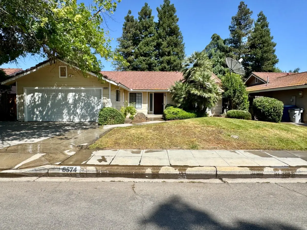 6574 N Delbert Avenue, Fresno, CA 93722 - #1