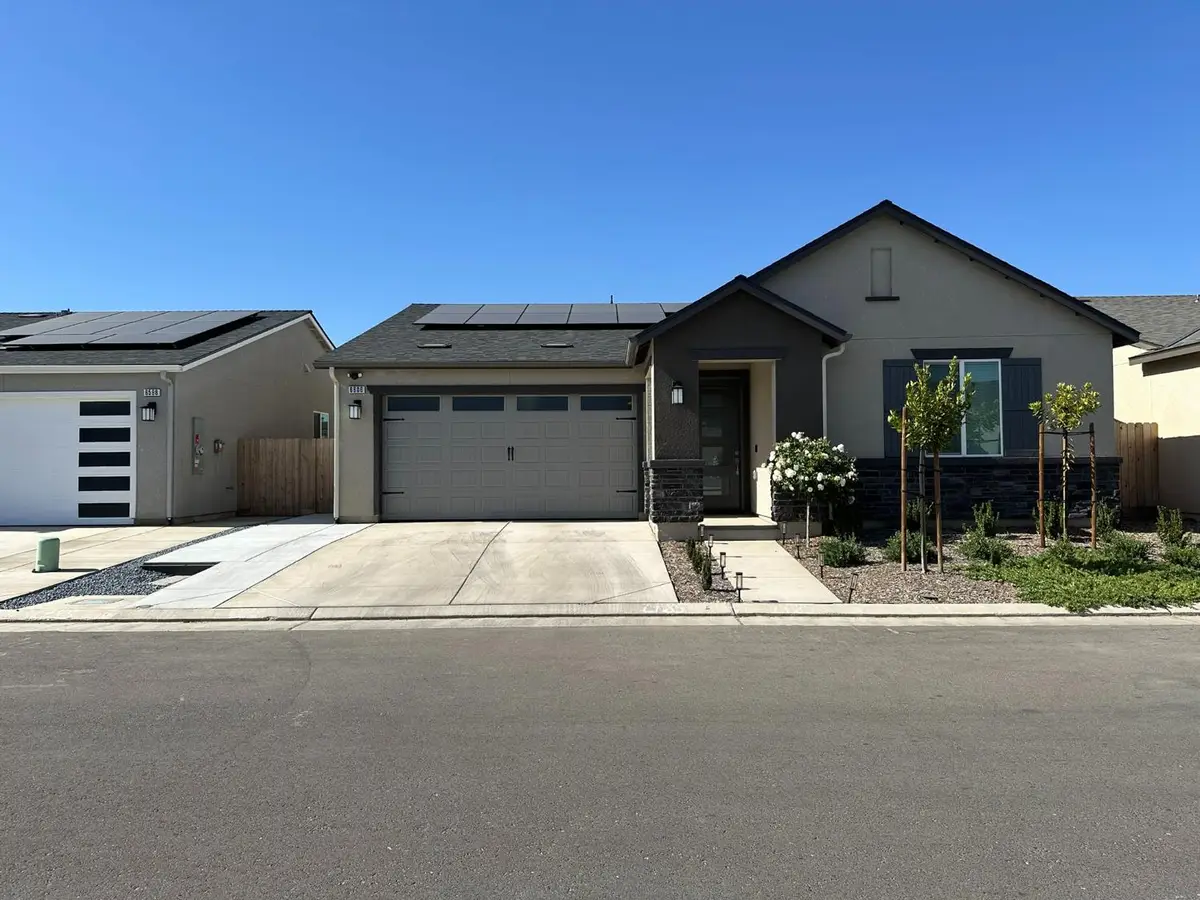 6606 E Carmen Ave, Fresno, CA 93727 - #1