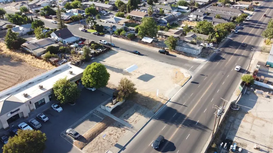 1407 Academy Avenue, Sanger, CA 93657 - #3