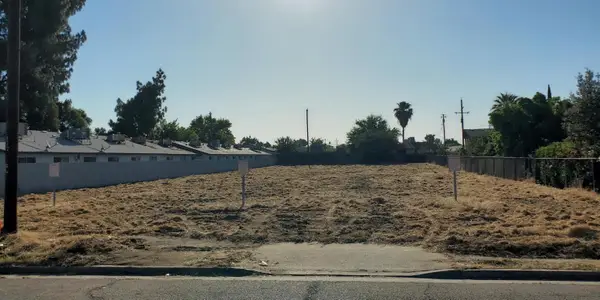 1298 N Millbrook Avenue, Fresno, CA 93703