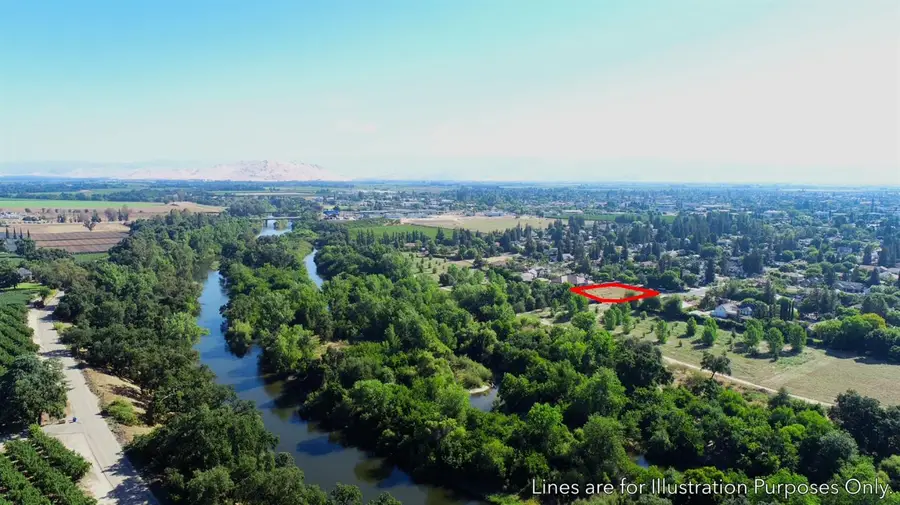 243 S Kingswood Parkway, Reedley, CA 93654 - #2