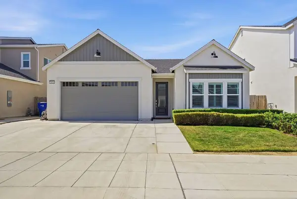 5836 E Pitt Avenue, Fresno, CA 93727