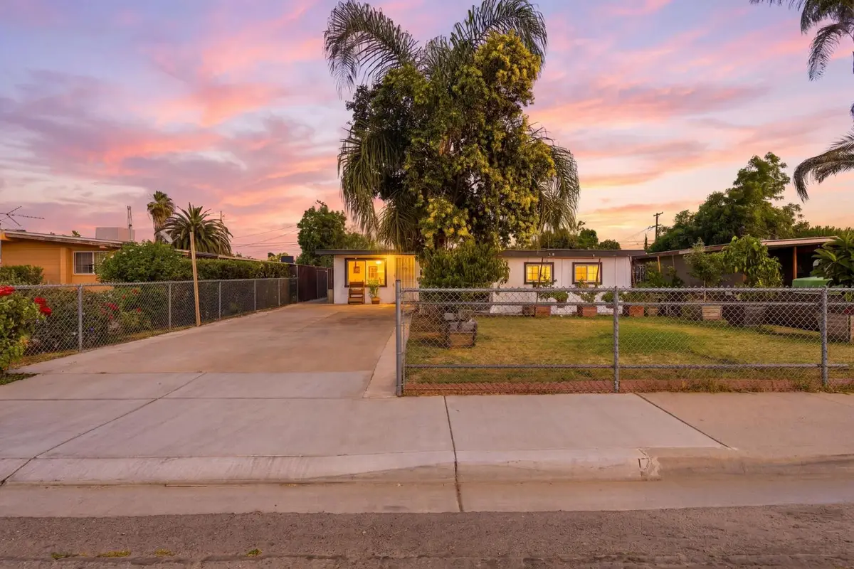 228 L Street, Sanger, CA 93657 - #1