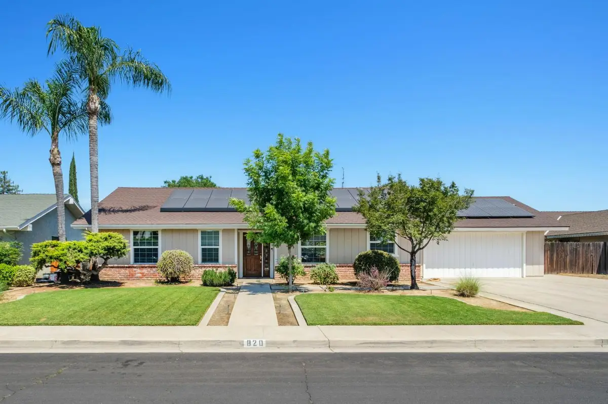 820 N Nichols Avenue, Dinuba, CA 93618 - #1