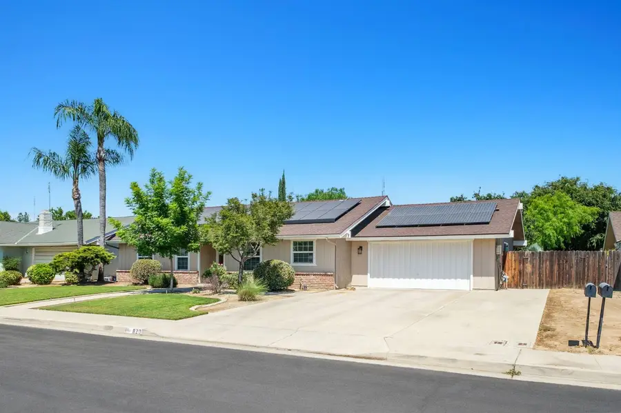 820 N Nichols Avenue, Dinuba, CA 93618 - #2
