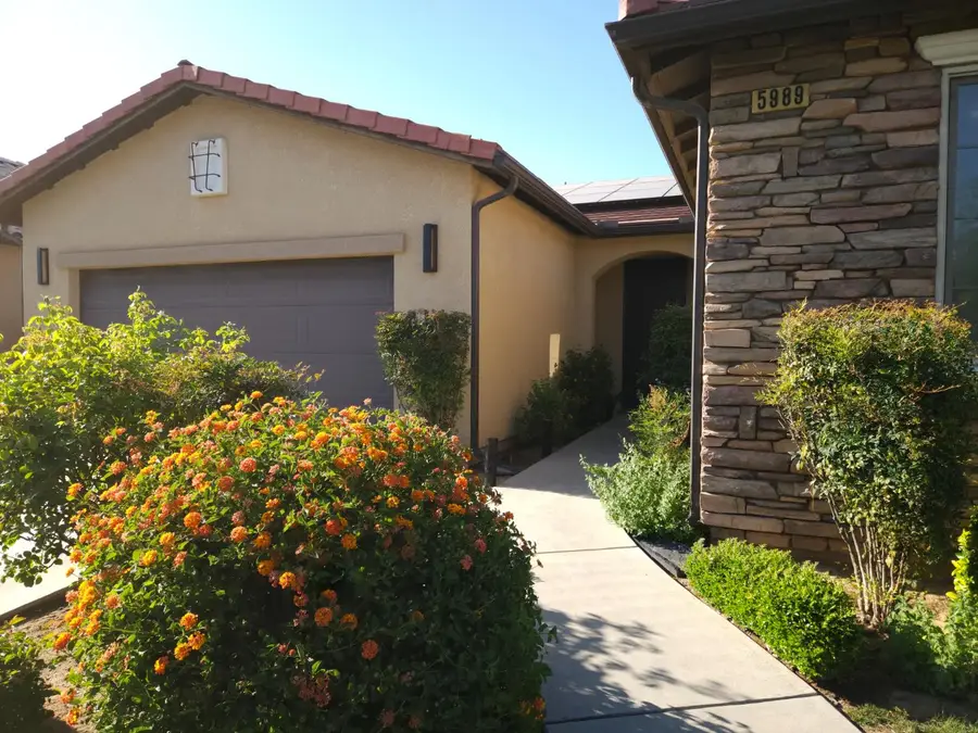 5989 E Via San Loppia Drive, Fresno, CA 93727 - #2