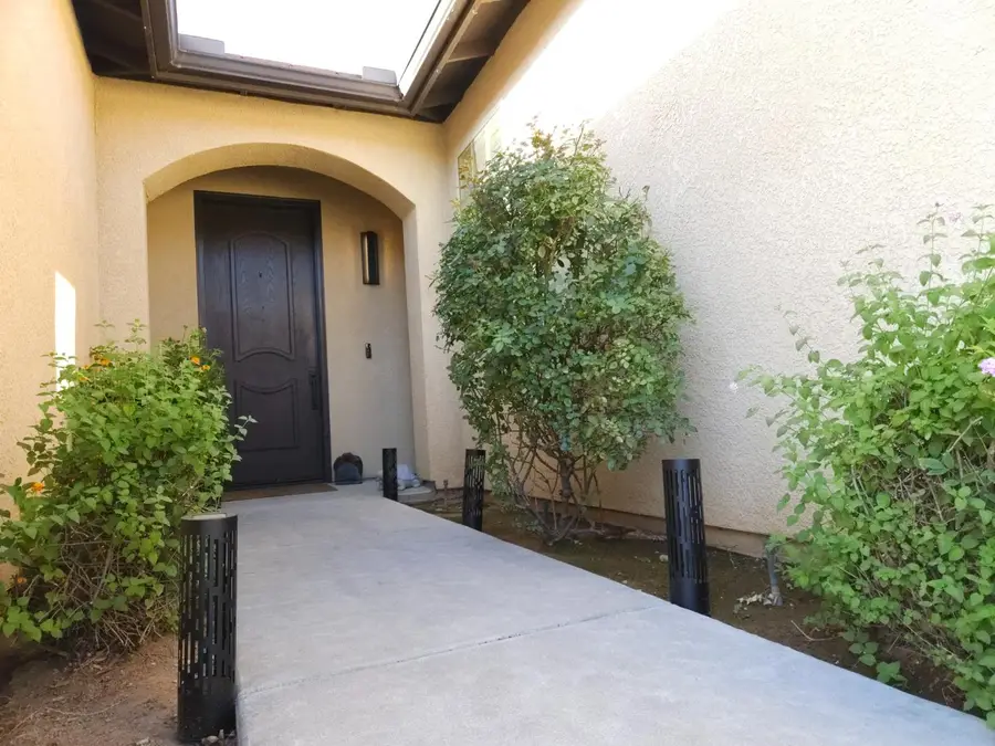 5989 E Via San Loppia Drive, Fresno, CA 93727 - #3