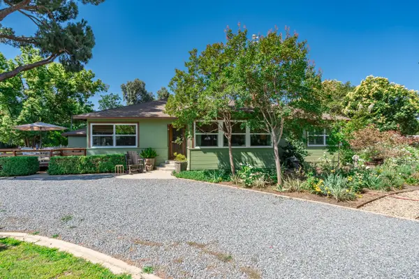 5426 Columbia Drive S, Fresno, CA 93727