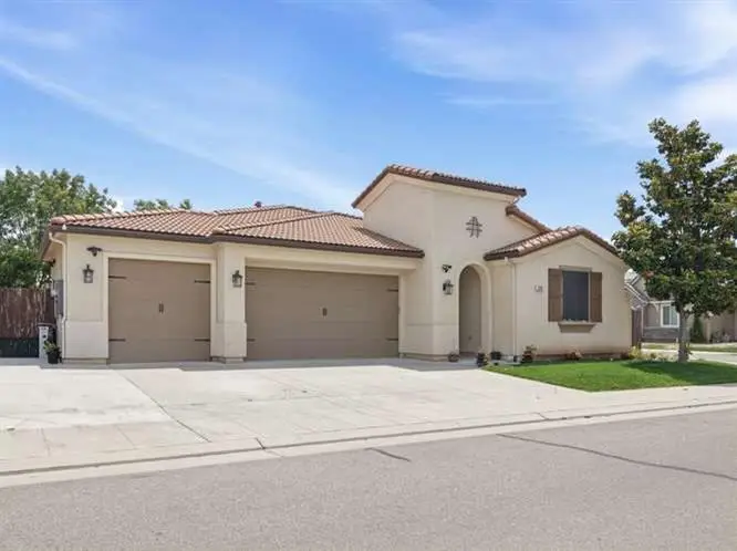 899 Blackwood Avenue, Clovis, CA 93619 - #1