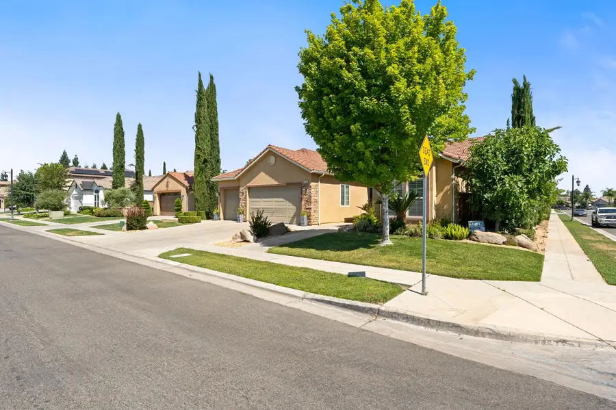 7188 W Oswego Avenue, Fresno, CA 93723 - #2