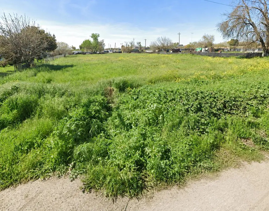 1039 Farmdale Avenue, Merced, CA 95341 - #3