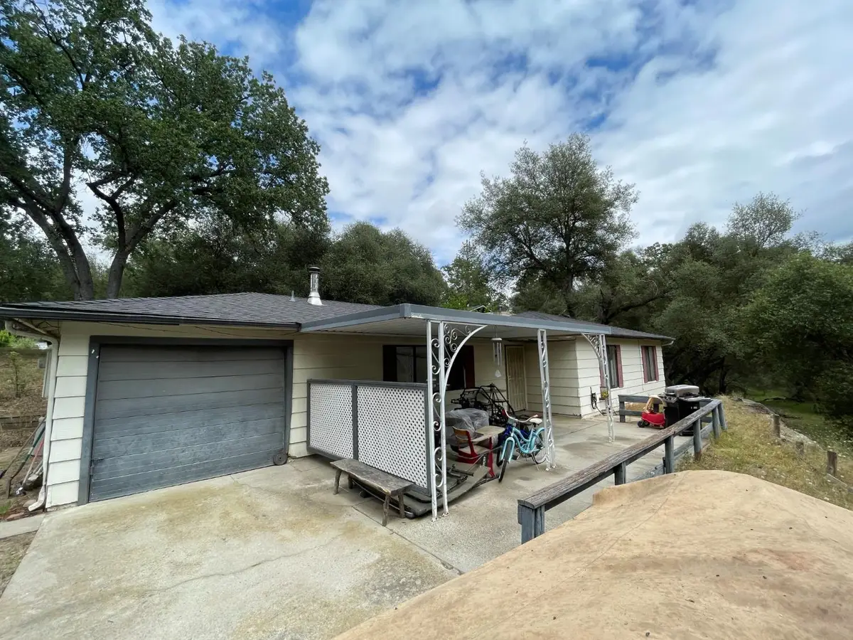 40341 Redbud Drive, Oakhurst, CA 93644 - #1