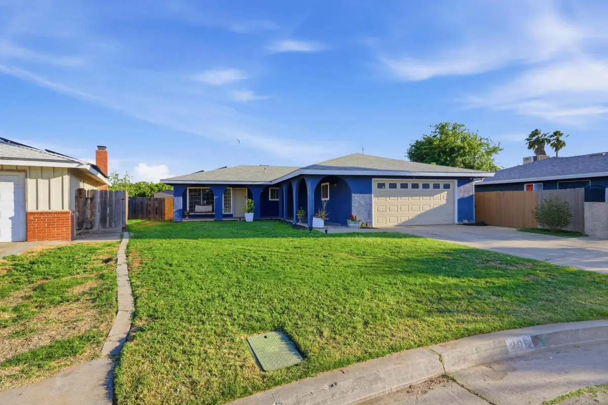 208 De Santi Avenue, Madera, CA 93637 - #1