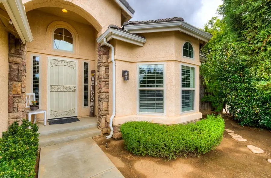 2853 N Mckelvey Avenue, Fresno, CA 93727 - #2