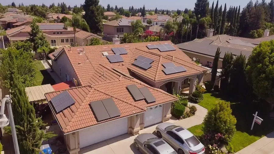 3213 Hollow Avenue, Madera, CA 93637 - #3